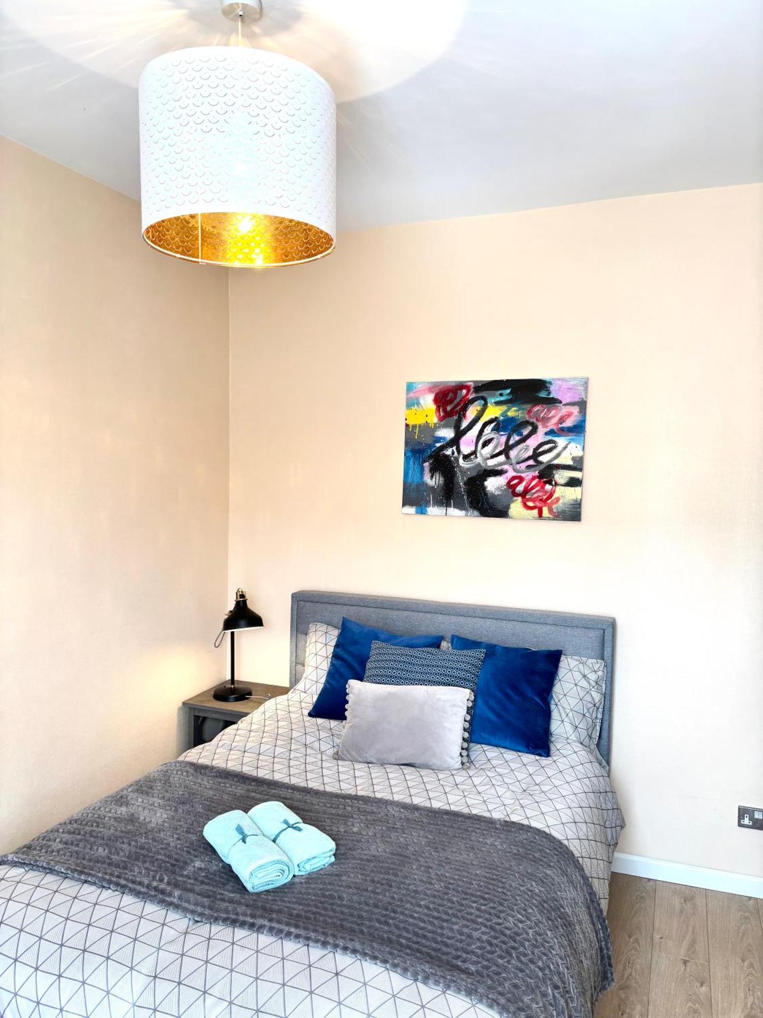 Modern Art House - Serviced * Liverpool