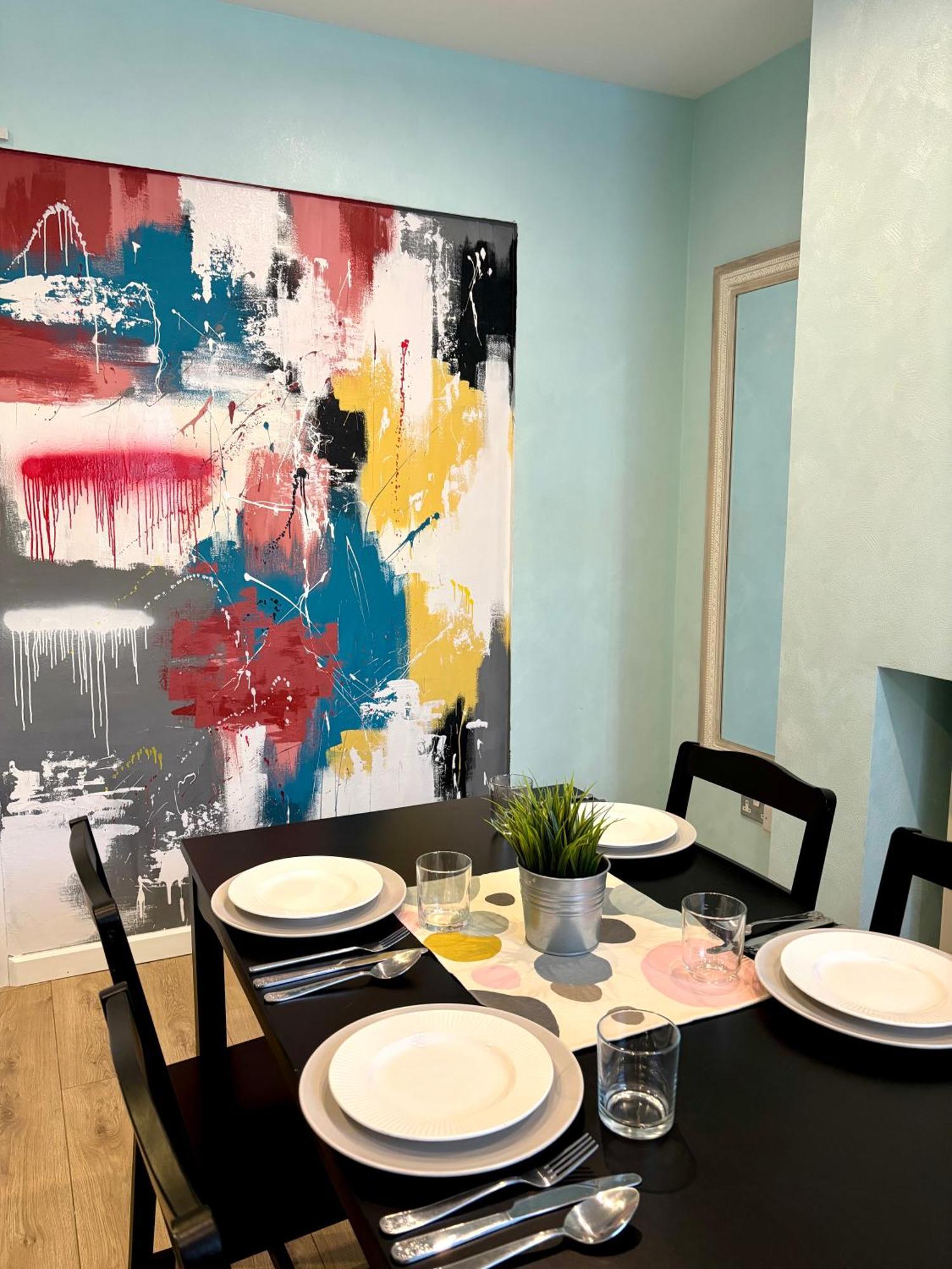 Modern Art House - Serviced Homestay *